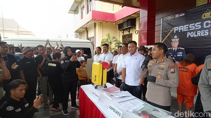 Press release pencurian 7 koper wisatawan asal Thailand di Gunung Bromo