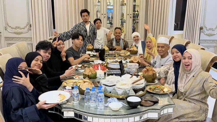 Seru! Geni Faruk Kulineran Bareng Gen Halilintar di Rumah hingga Restoran