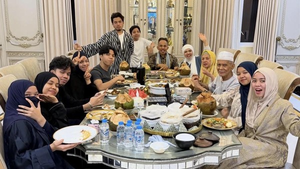 Seru! Geni Faruk Kulineran Bareng Gen Halilintar di Rumah hingga Restoran