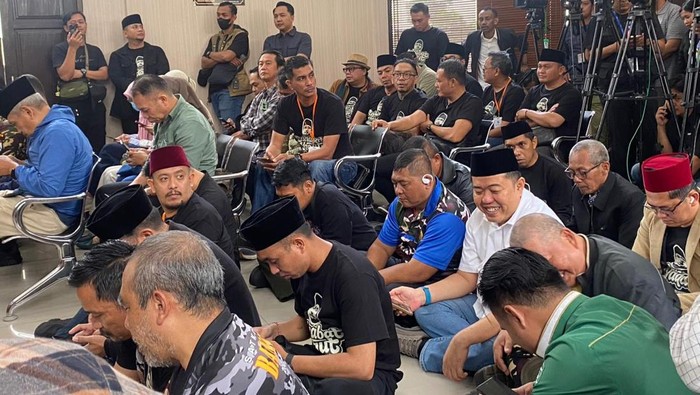 Simpatisan mantan Menteri Agana Gus Yaqut memenuhi ruang sidang di PN Jakarta Selatan, 24 Februari 2026 (Dwi/detikcom)