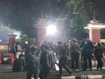 Kala Massa Luapkan Amarah ke Polda DIY soal Tewasnya Siswa di Maluku
