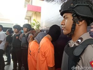 Ketakutan, Pencuri Buang Isi Koper Turis Thailand di Bromo ke Sungai