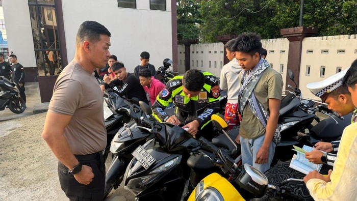 Tim RAGA Polres Inhil membubarkan balap liar dan menyita 14 motor, pada Minggu (22/2/2026).