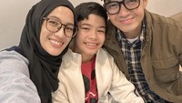 Namun istri dari Dude Harlino ini membantah dirinya menerima beasiswa LPDP. Alyssa Soeabdnono menyebut pendidikannya di Monash University, Malaysia menghunakan biaya sendiri. Foto: Instagram/ichasoebandono