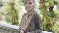 Alyssa Soebadono merupakan aktris tanah air yang sudah berlalu lalang di alayar kaca. Namanya baru-baru ini disebut sebagai salah satu lulusan beasiswa LPDP. Foto: Instagram/ichasoebandono
