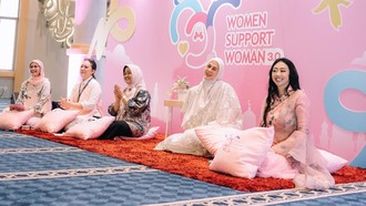 Proses Asri Welas dan Paula Verhoeven Berdamai dengan Hidup dari Sisi Perempuan