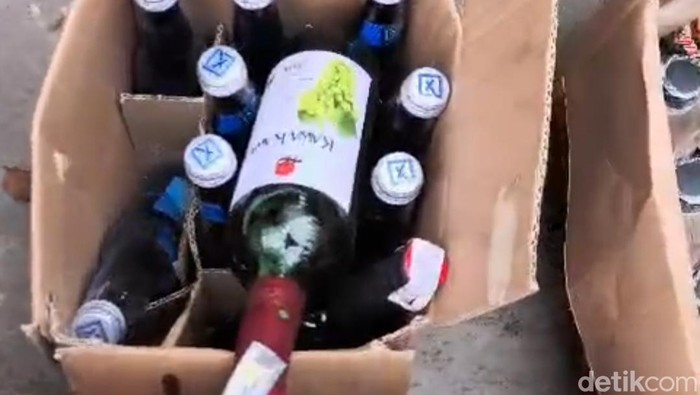 Barang bukti miras yang disita Satpol PP Kota Bandung.
