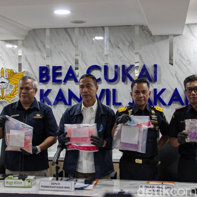 Bea Cukai-BNN Bongkar Kiriman 4.080 Butir Ekstasi di Jakarta