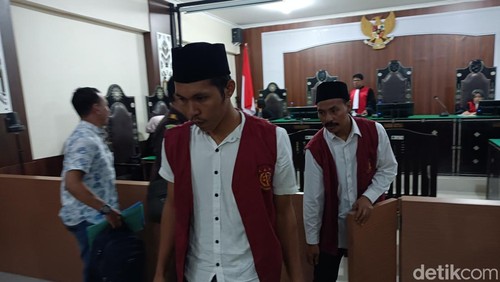 Dua terdakwa pembunuhan WN Spanyol menjalani sidang agenda pembacaan putusan di PN Mataram, Rabu (25/2/2026).