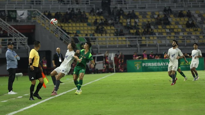 Persebaya Surabaya Vs PSM Makassar tuntas 1-0 di Stadion Gelora Bung Tomo (GBT), Surabaya.