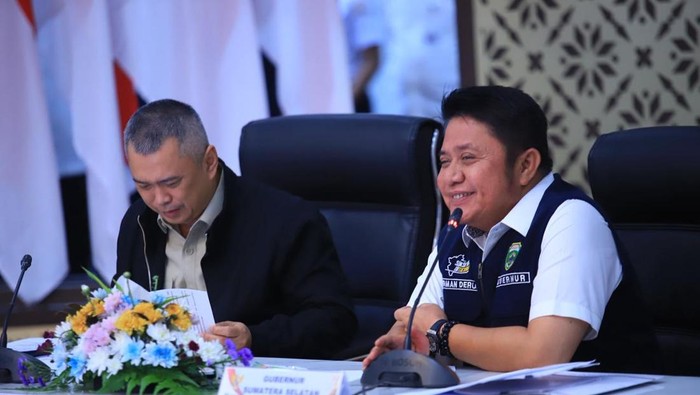 Gubernur Sumsel Herman Deru bersama Menhub Dudy Purwagandhi saat rakor di Griya Agung.