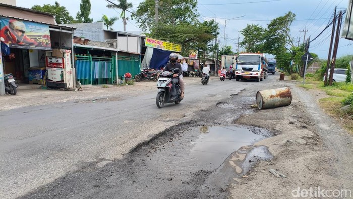 Kondisi Jalan Lingkar Timur Sidoarjo yang rusak