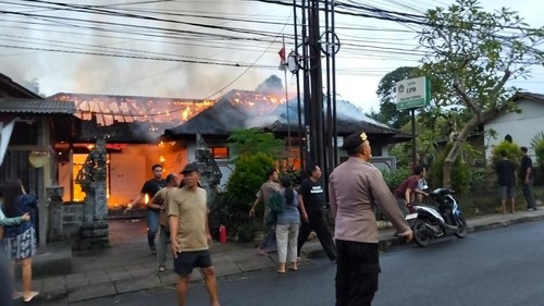Kantor Lembaga Perkreditan Desa (LPD) Desa Adat Cempaga di Jalan Nusantara, Kelurahan Cempaga, Kabupaten Bangli, Bali, ludes terbakar, Rabu (25/2/2026). (Istimewa)