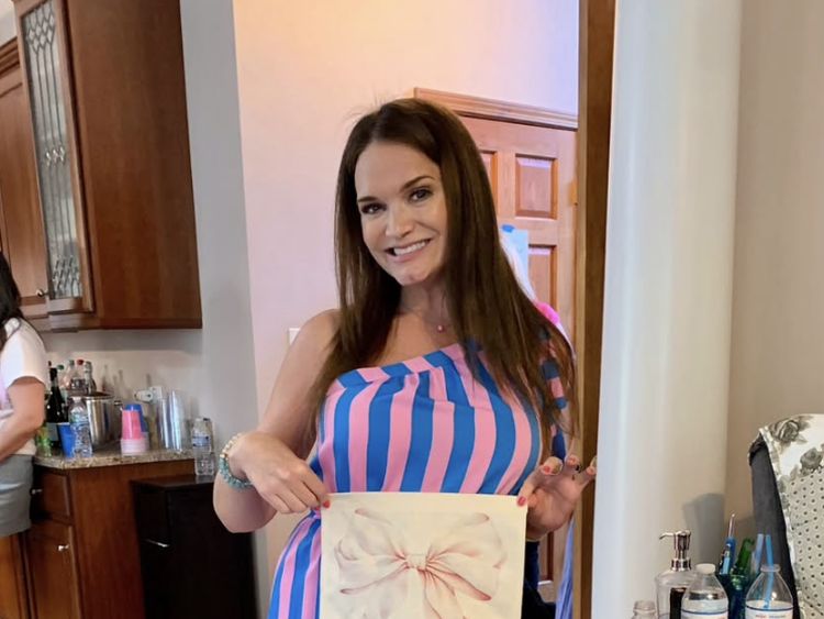 Foto Aktris 49 Tahun Melahirkan Anak Pertama Usai Suami Wafat 10 Tahun Lalu