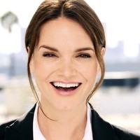 Menjadi ibu di usia mendekati 50 tahun bukan hal yang mudah, tetapi Laura merasa proses adaptasinya berjalan lancar. Ia menilai pengalamannya sebagai caregiver bagi anggota keluarga yang mengidap penyakit kronis selama ini membantunya lebih siap menjalani peran baru sebagai seorang ibu. Foto: dok. Instagram @thelauraorrico