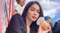 Ternyata sosok Lindi bukan orang baru di industri hiburan Tanah Air. Lindi menekuni karier akting dan tarik suara. Dia mempunyai single berjudul Satu Mimpi. Dia pernah juga menjadi model dan vokalis beberapa band. Pada 2016 dilihat dari Instagram pribadinya, Lindi pernah menjadi Duta Narkoba BNN Provinsi Kalimantan Timur. (Foto: Instagram/@lindifitriyana)