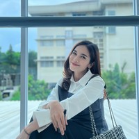 Selain sebagai artis FTV, Lindi juga seorang penyanyi. Ia pernah merilis lagu berjudul Satu Mimpi. Foto: Instagram/@lindifitriyana