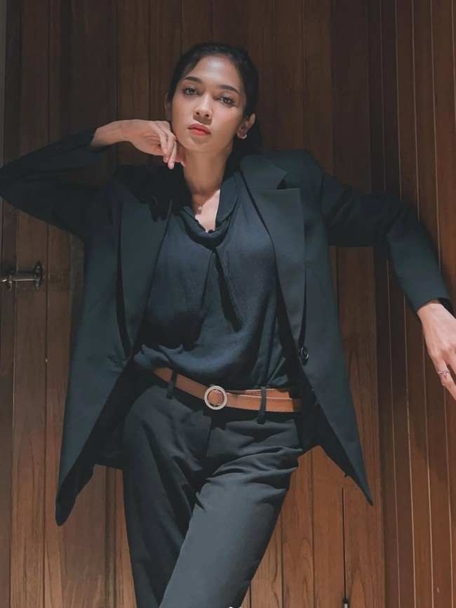 Setelah digosipkan akan segera menjadi istri Virgoun, nama Lindi jadi perbincangan. Tak sedikit yang ikut penasaran dengan sosoknya. Foto: Instagram/@lindifitriyana