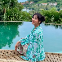 Lahir pada 8 April 1975, sebentar lagi Maudy akan berusia 51 tahun. Meski demikian penampilannya masih terlihat awet muda dengan wajah mulus dan tubuh ramping. Foto: Instagram/@maudykoesnaedi