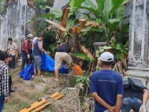 Teka-teki Ibu dan Anak Tewas dengan Kulit Melepuh di Eks Aspol Jombang