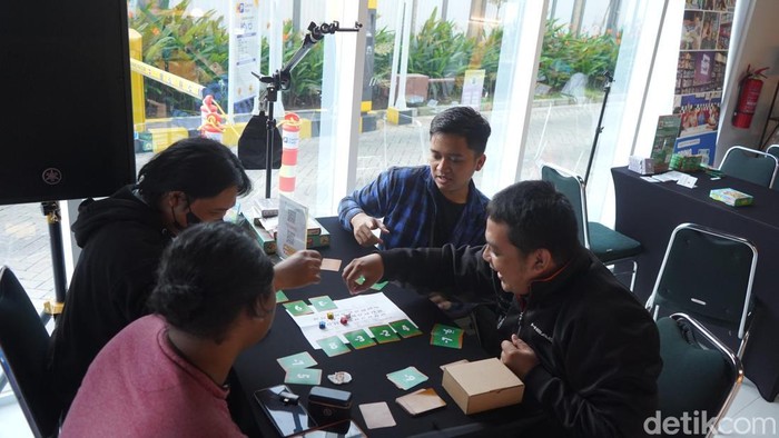 Ngabuburit sambil main board game di Surabaya