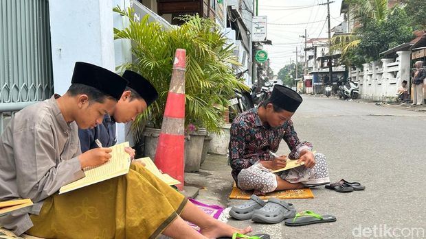 Ngaji kilat Ramadan di Ponpes Lirboyo Kediri Ngaji kilat Ramadan di Ponpes Lirboyo Kediri