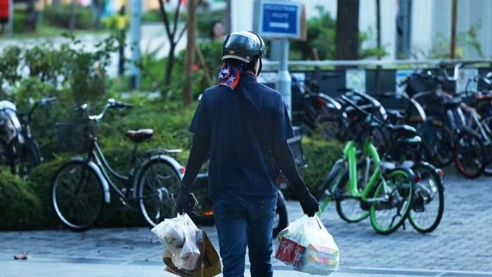 Nganggur 6 Bulan, Pria Ini Pilih Jadi Ojol Pengantar Makanan demi Bertahan Hidup
