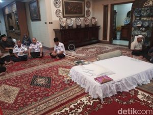 Rumah Duka Alex Noerdin di Palembang Mulai Ramai Dikunjungi Pelayat