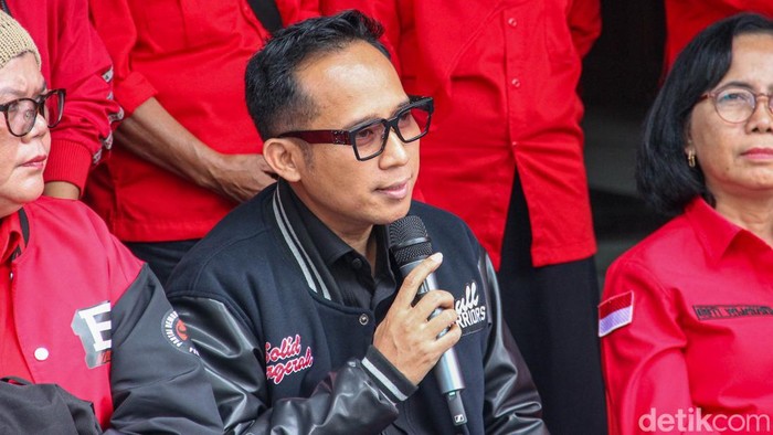 PDIP Bongkar Data, Rp233 T Anggaran Pendidikan Dipakai untuk MBG PDI Perjuangan mengungkap penggunaan anggaran pendidikan hingga sekitar Rp223 triliun untuk Program Makan Bergizi Gratis (MBG) dalam konferensi pers di Sekolah Partai Lenteng Agung, Jakarta, Rabu (25/2/2026).