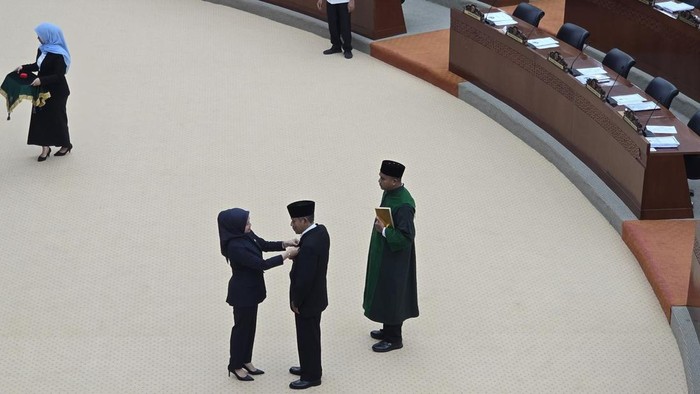 Pelantikan Mustafa Kamil menggantikan Aulia Agsa di Fraksi Partai NasDem DPRD Sumut. (Foto: dok. DPRD Sumut)