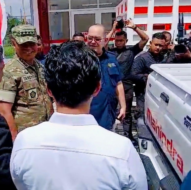 Tampang Pickup India Mahindra Scorpio Berstiker Koperasi Merah Putih