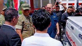 Tampang Pickup India Mahindra Scorpio Berstiker Koperasi Merah Putih