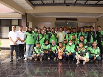 Polda Jateng Gandeng Komunitas Ojol Berbagi Sembari Sebarkan Pesan Kamtibmas