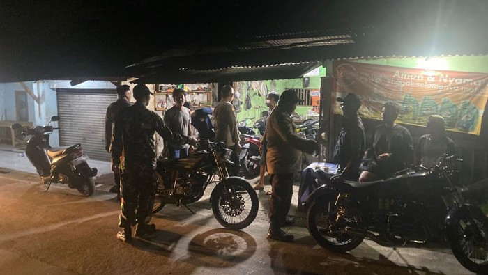 Polres Serang gelar patroli cegah tawuran pemuda.