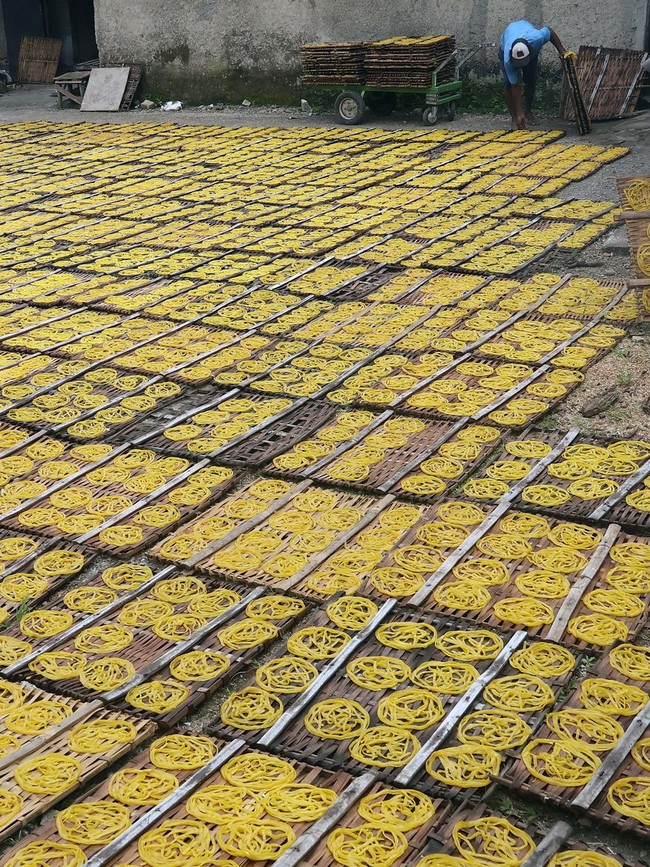 Produksi Kerupuk Mie Meningkat Saat Ramadan