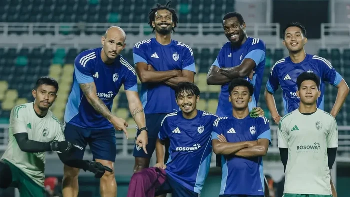 PSM Makassar menggelar ofisial training di Stadion Gelora Bung Tomo (GBT) jelang lawan Persebaya Surabaya.