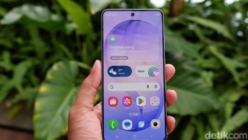 Layarnya sendiri berukuran 6,3 inch. Foto: Adi FR/detikINET