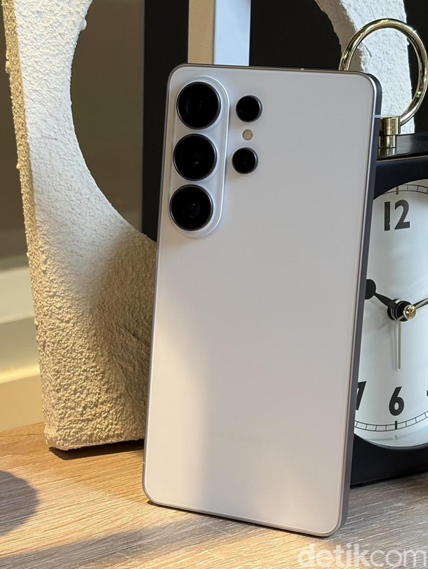 Hands On Samsung Galaxy S26 Ultra: Privacy Display Curi Perhatian