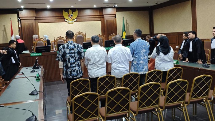Sidang Tuntutan Eks Dirjen Kominfo Ditunda, Apa yang Sebenarnya Terjadi?