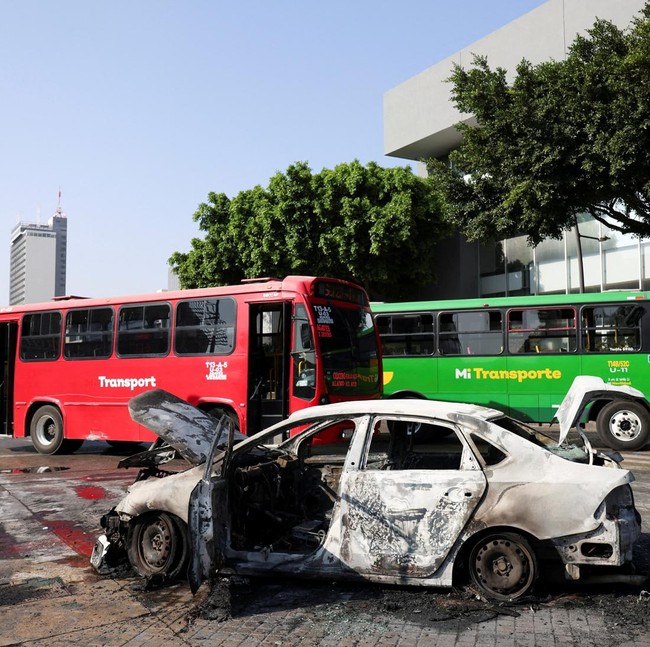 Sisa-sisa Kerusuhan Usai Penyergapan yang Tewaskan Bos Kartel Narkoba El Mencho