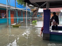 SMAN 19 Makassar Terendam Banjir, Aktivitas Ramadan Siswa Dialihkan di Musala