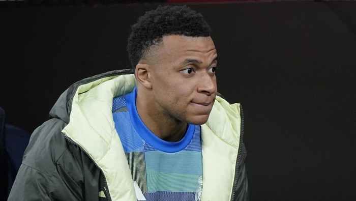 Soccer Football - LaLiga - Real Madrid v Real Sociedad - Santiago Bernabeu, Madrid, Spain - February 14, 2026 Real Madrids Kylian Mbappe before the match REUTERS/Ana Beltran