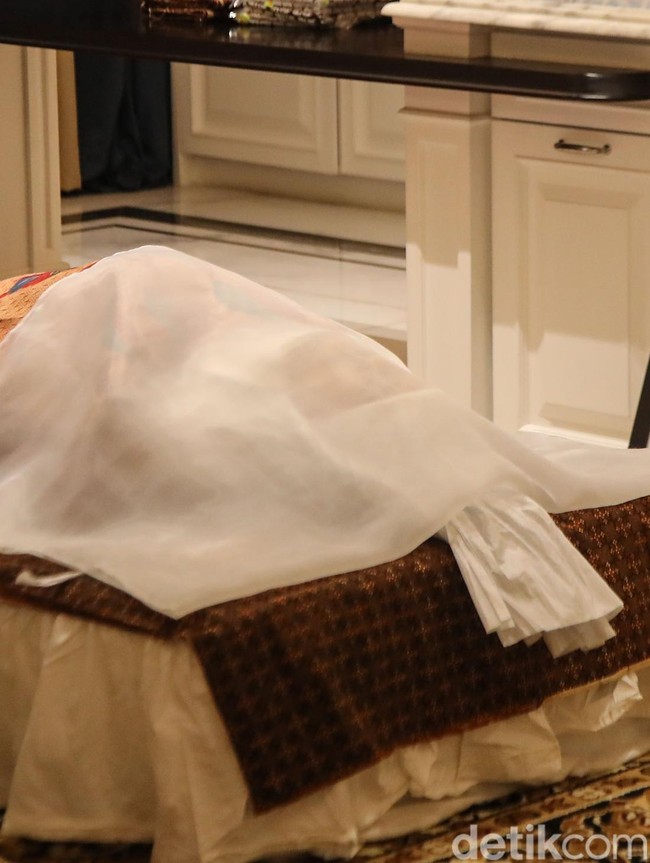 Suasana Rumah Duka Eks Gubernur Sumsel Almarhum Alex Noerdin