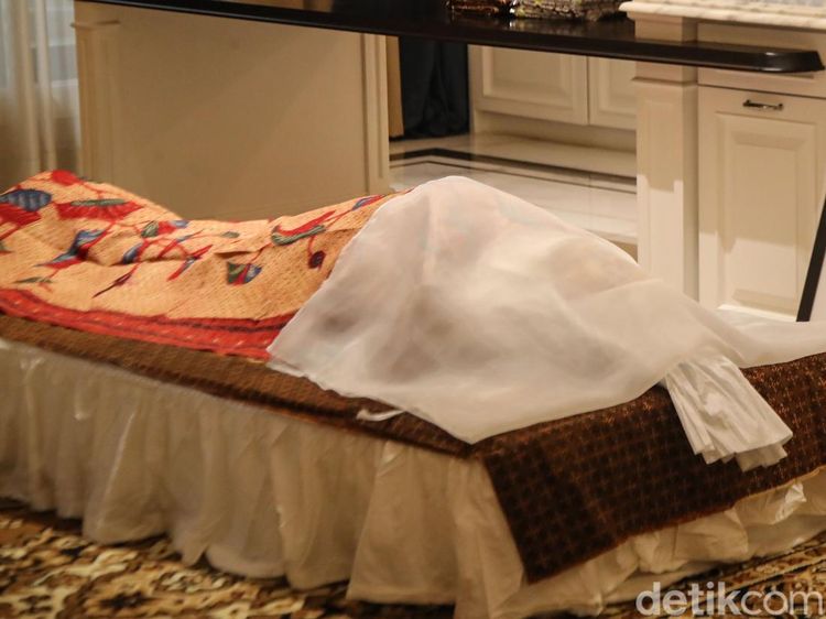 Suasana Rumah Duka Eks Gubernur Sumsel Almarhum Alex Noerdin