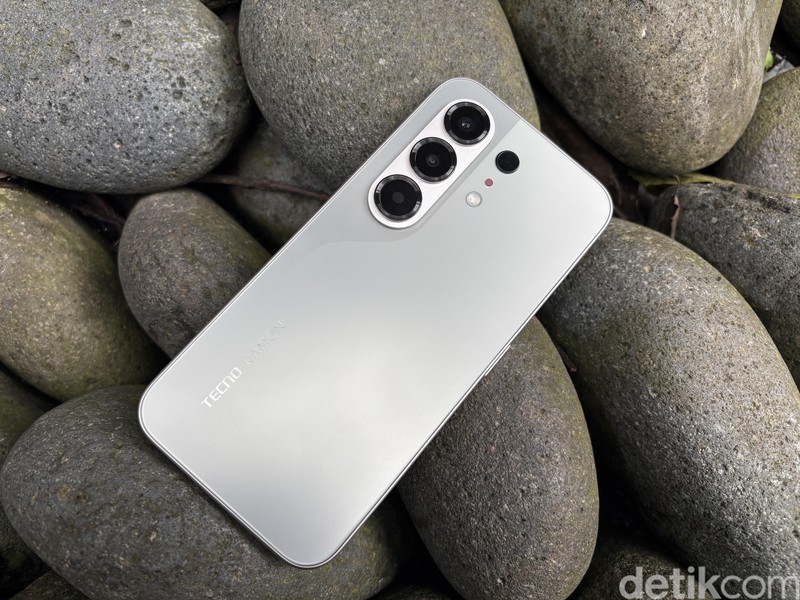 Tecno Camon 50 akhirnya resmi diperkenalkan ke pasar Indonesia. Begini wujudnya yang dibekali kamera Sony LYT-700C 50 MP dan baterai jumbo 6.500 mAh.