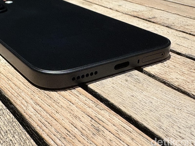 Tecno Camon 50 akhirnya resmi diperkenalkan ke pasar Indonesia. Begini wujudnya yang dibekali kamera Sony LYT-700C 50 MP dan baterai jumbo 6.500 mAh.