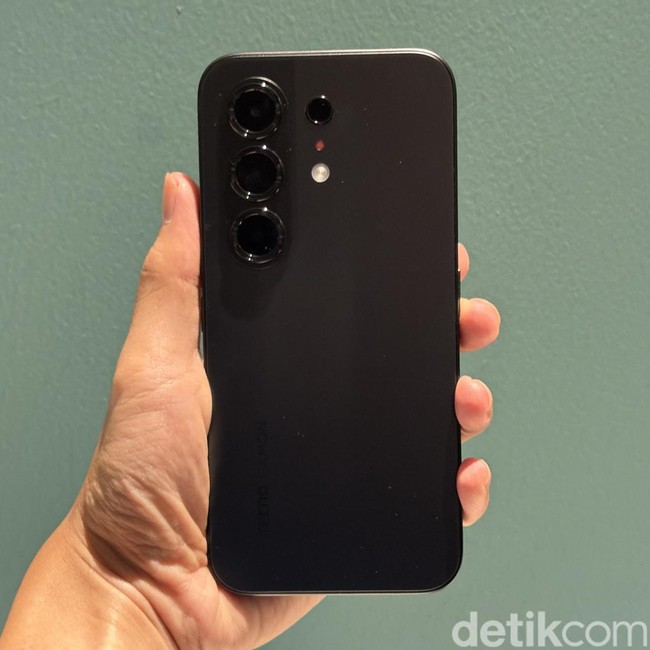 Tampilan Tecno Camon 50: HP Rp 3 Juta Kamera Kelas Atas & Baterai Jumbo