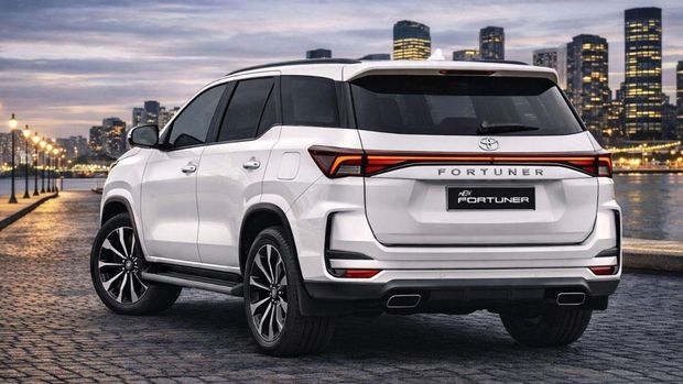 Toyota Fortuner generasi terbaru.