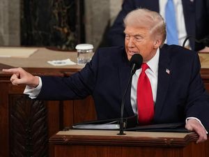 Saat Trump Senggol Sana-sini Buntut Selat Hormuz Diblokir Iran