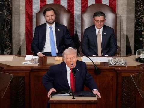 Trump saat menyampaikan pidato kenegaraan State of the Union di hadapan Kongres AS (AP Photo/Mark Schiefelbein)